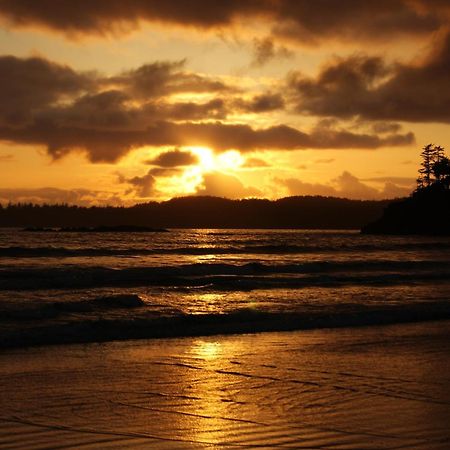 Mackenzie Beach Resort Tofino Exterior foto