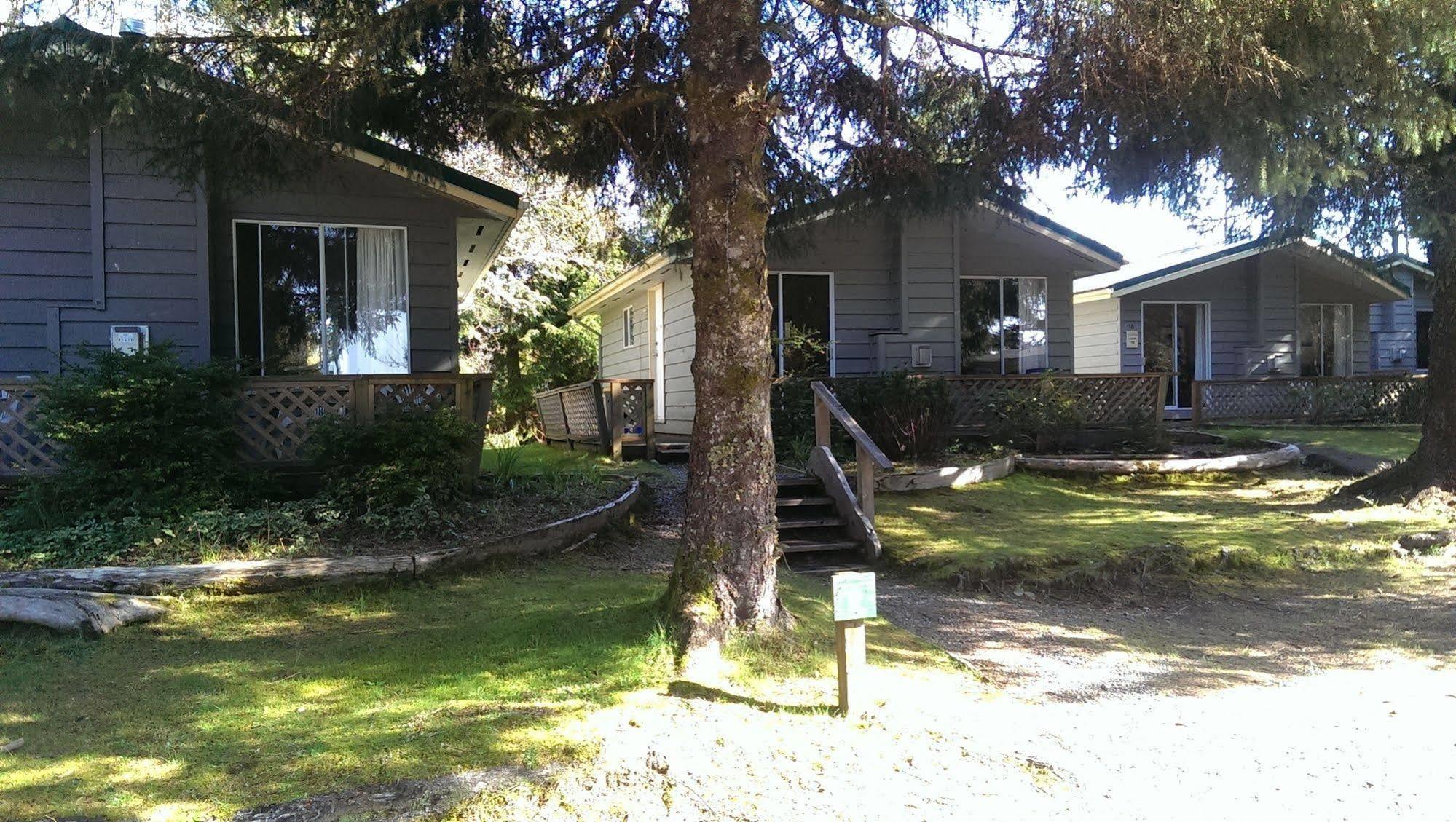 Mackenzie Beach Resort Tofino Exterior foto