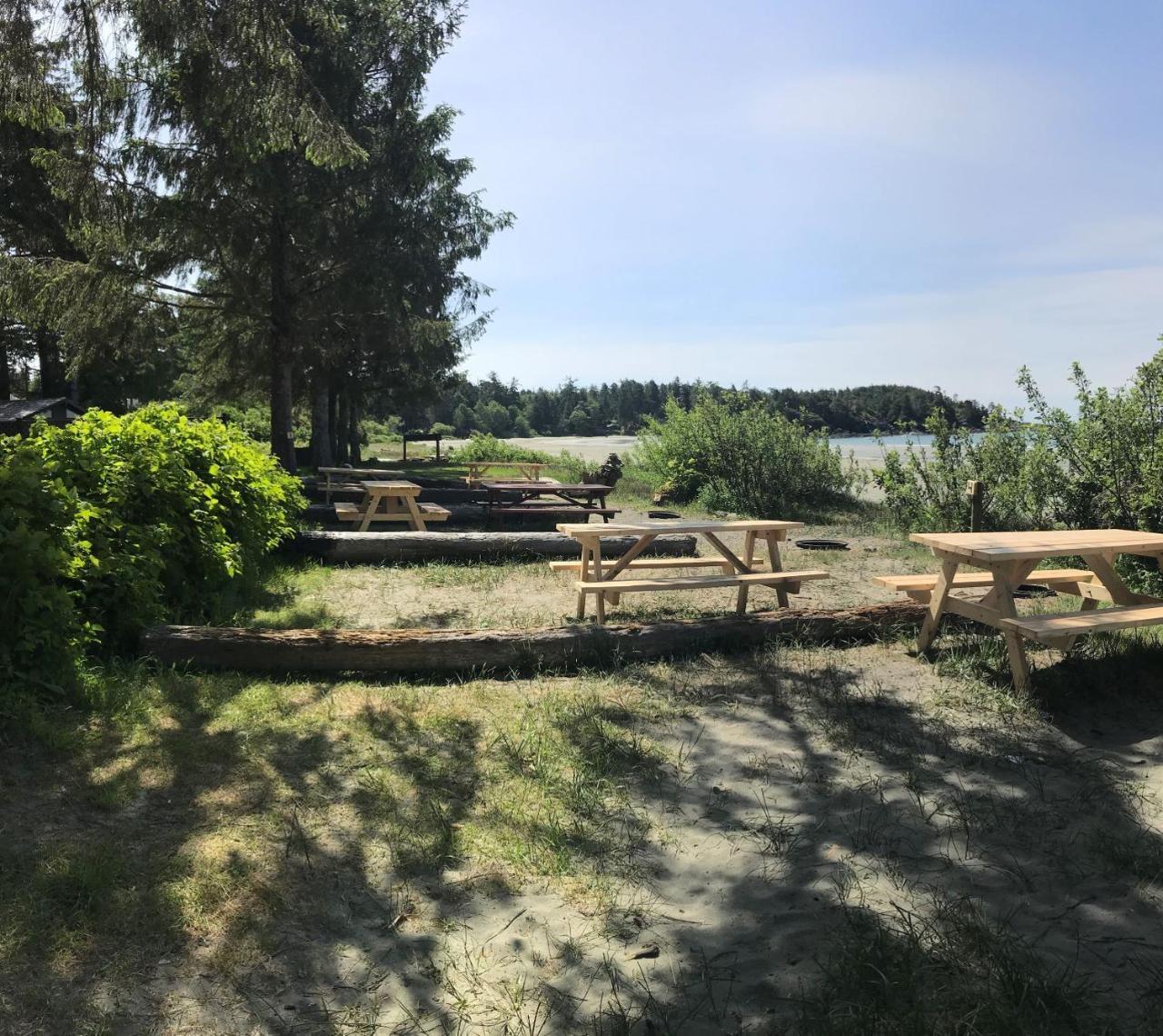 Mackenzie Beach Resort Tofino Exterior foto